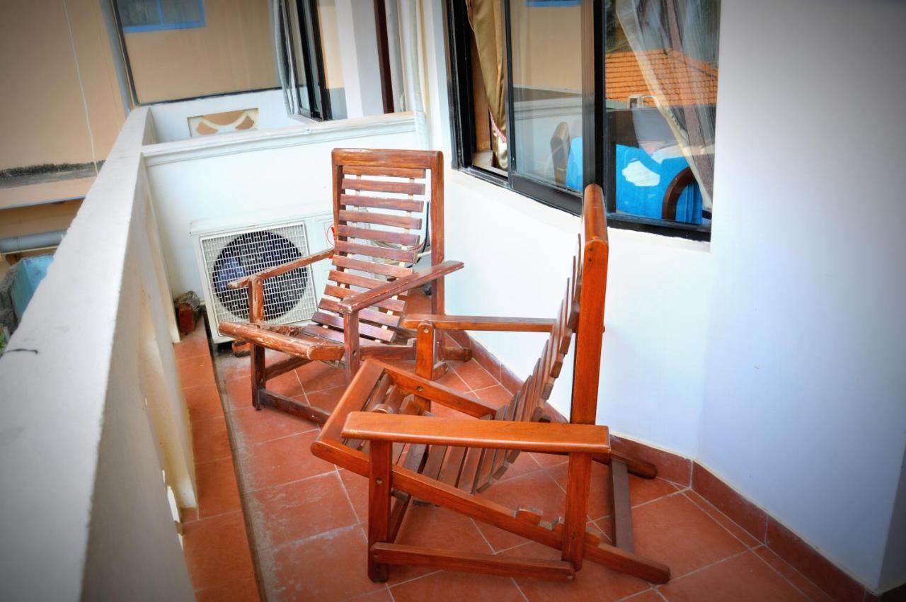 Blumarine Guest House Negombo Bagian luar foto